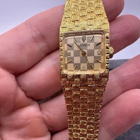 18kt HGE VINTAGE  Ladies Geneva yellow gold watch! - Picture 5 of 15